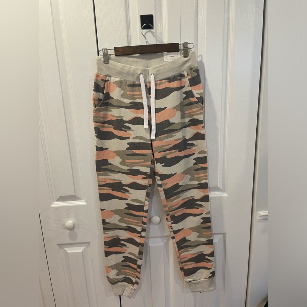Camo capris joggers